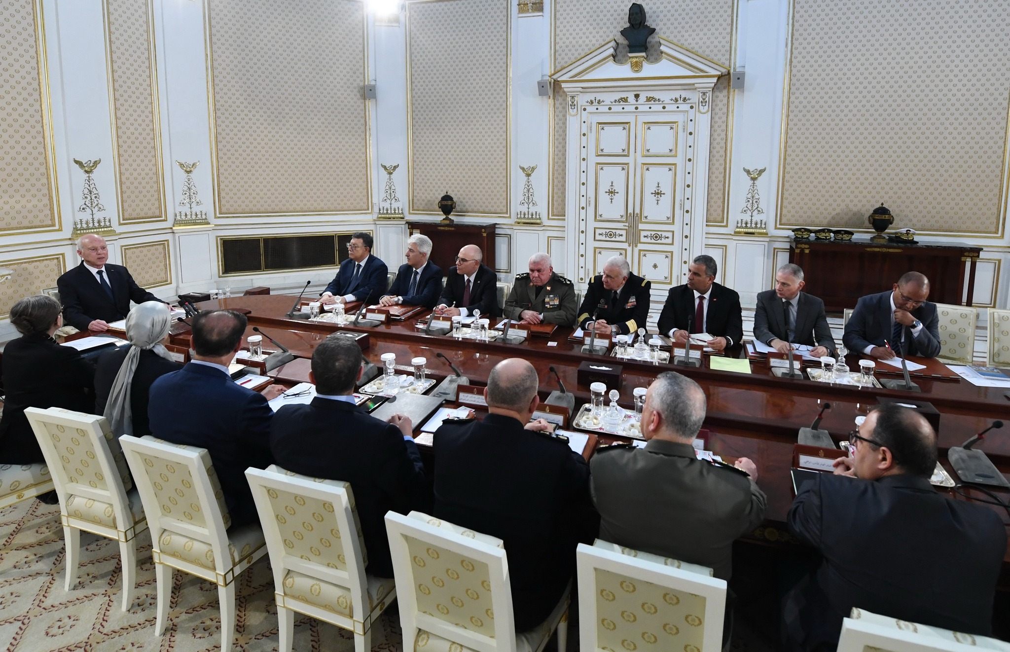 اعتمد خطابا مطمئنا وايجابيا ..  الرئيس يحتوي مضاعفات هجوم جربة